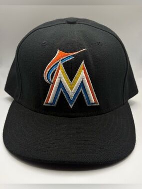 New Era 59FIFTY Miami Marlins Hat 7 1/2 Black MLB On Field Fitted Cap